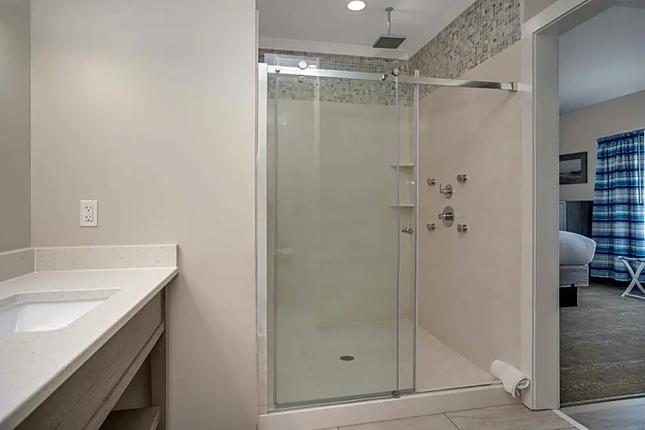 1 Bedroom Quadruple Suite