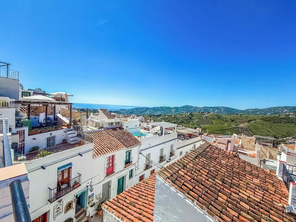 Two bed House With Roof Terrace in the Beautiful Village of Frigiliana