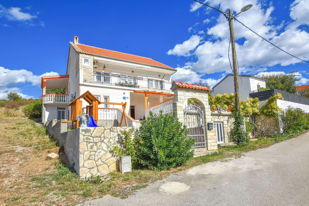 House Rovana