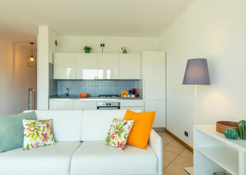 1 Bedroom Apartment with lake view