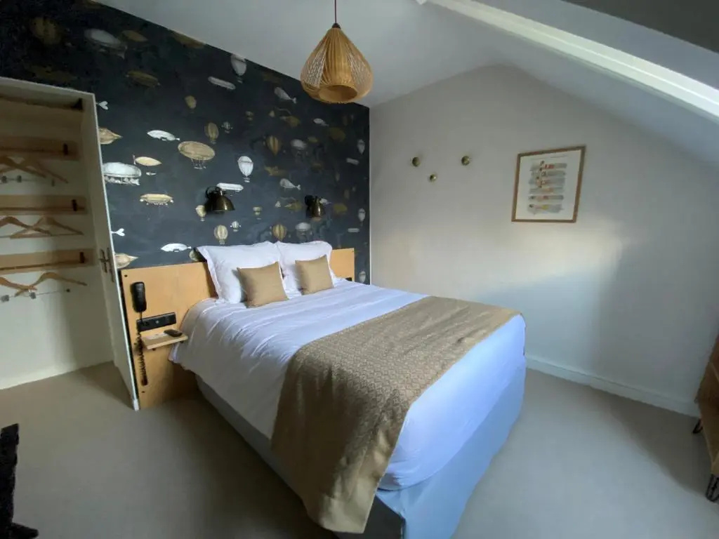 Standard Double room with courtyard view (full double bed)