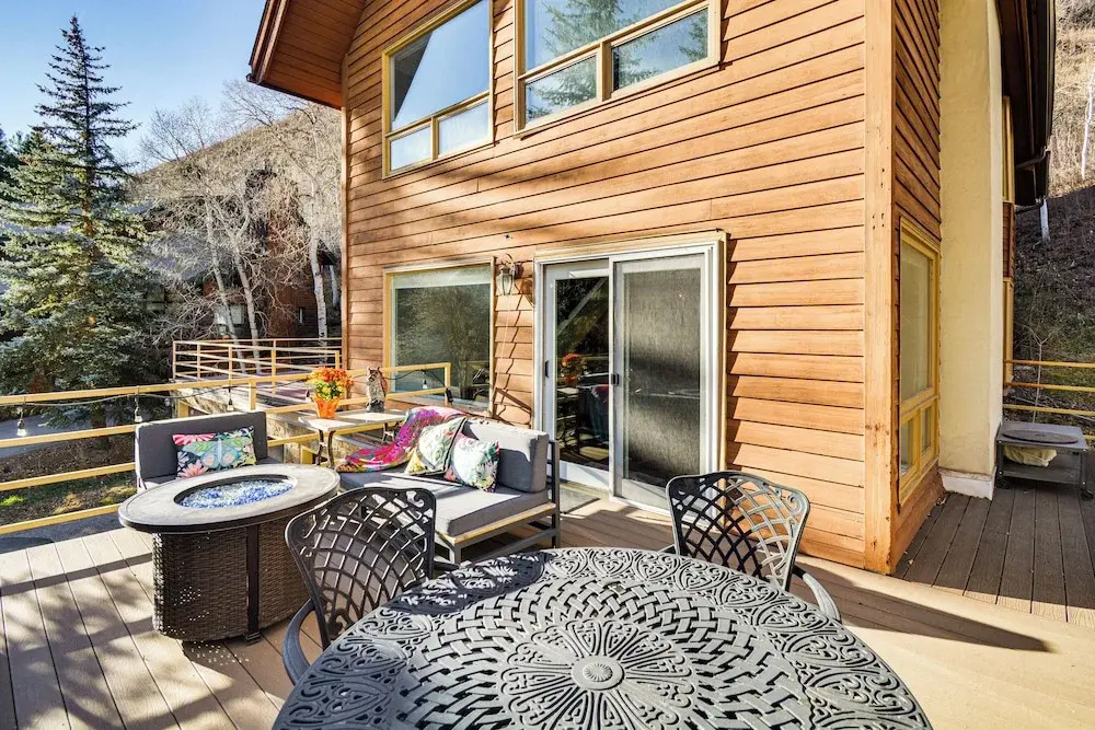 3 Mi to Vail Ski Resort! Mtn-view Haven w/ 2 Decks
