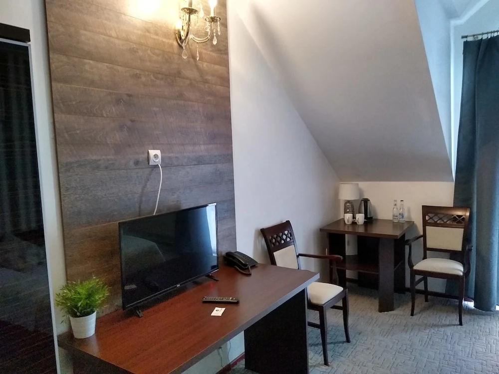 Lobby & Reception