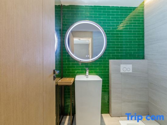 Xiyue Smart Hotel (Yuechi Railway Station Power Century City) in Yuechi
