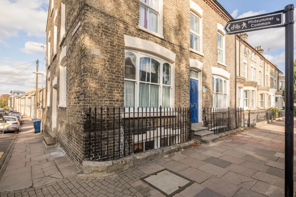 Lush Abode — фото