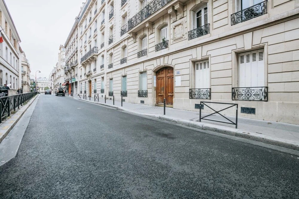 Beautiful apartment for 6 pax Near Eiffel Tower by GuestReady 1