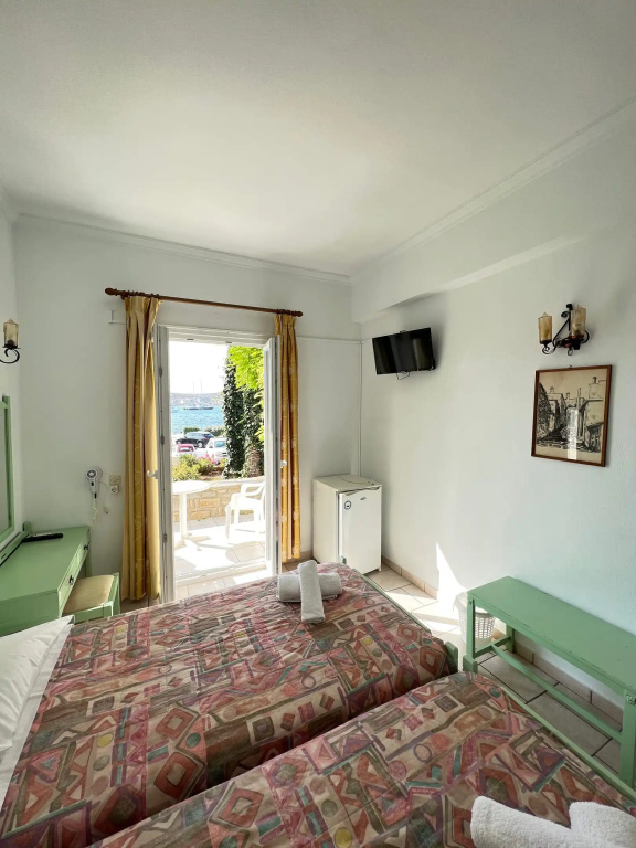 Deluxe Double room with sea view (twin beds)