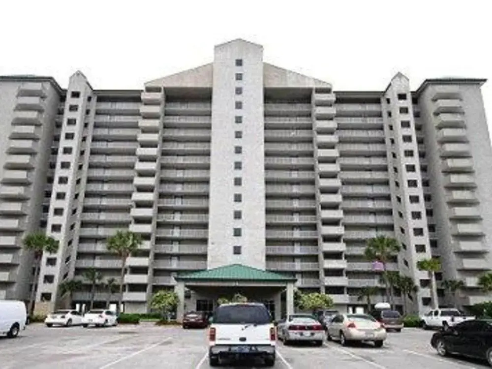Long Beach 4 1007E 556192 by RedAwning