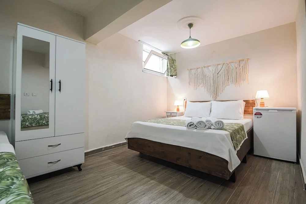 Economy room