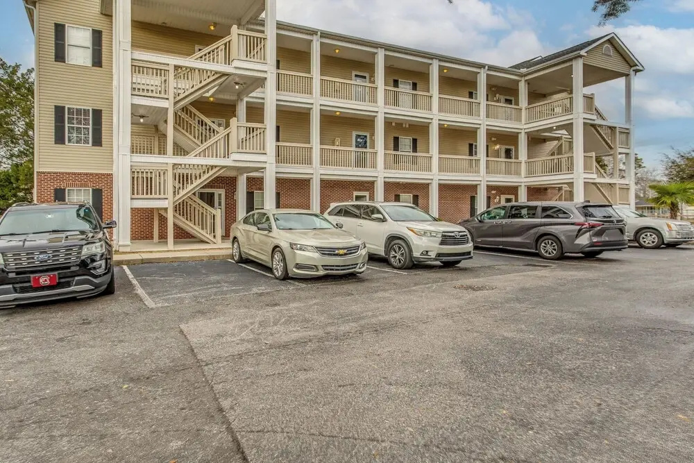 Condo w/ Pool Access, 1 Mi to Cherry Grove Beach