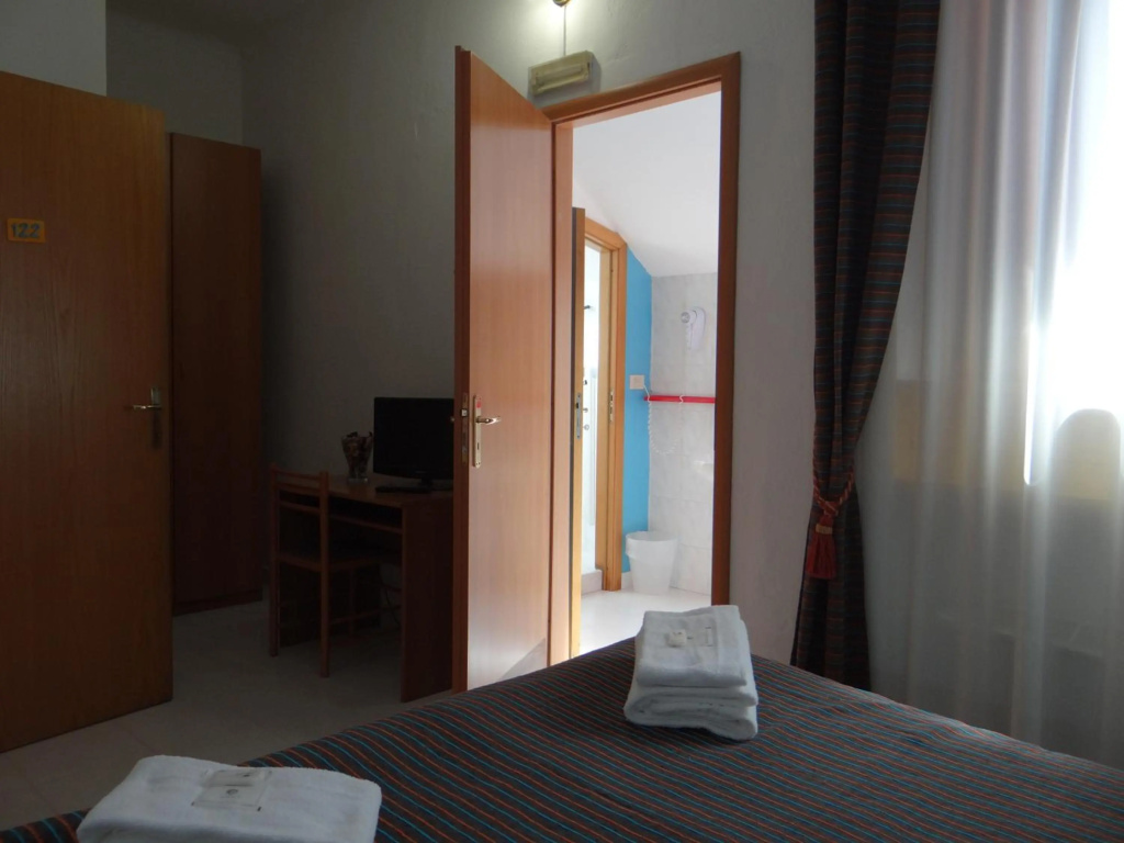 Отель Hotel Amendola Fiera в Милане