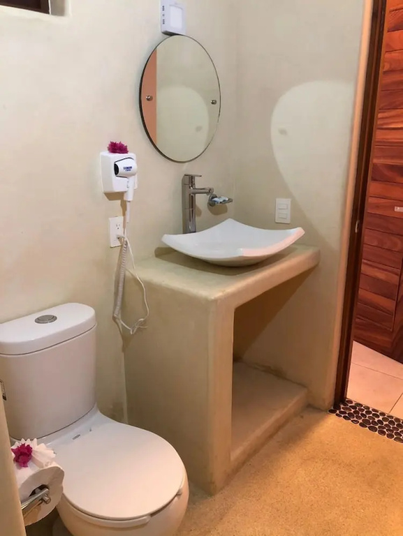 Standard Double room with balcony (full double bed)