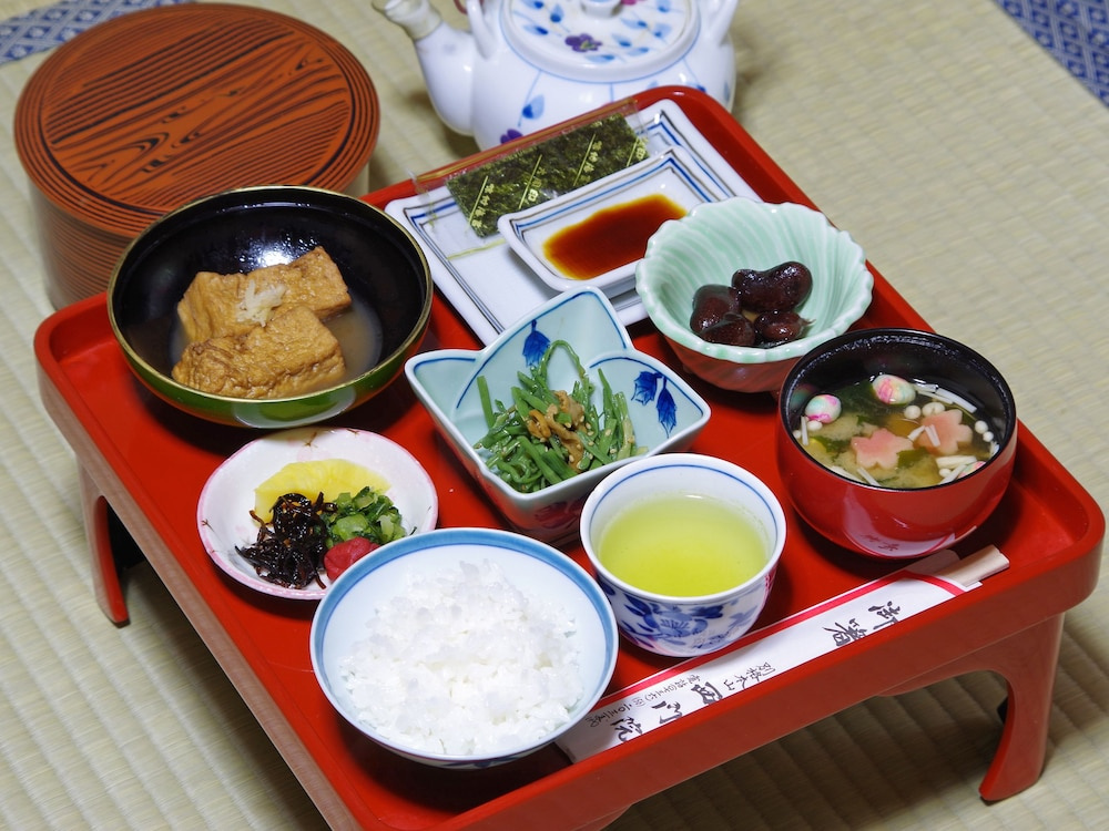 Food & Beverage