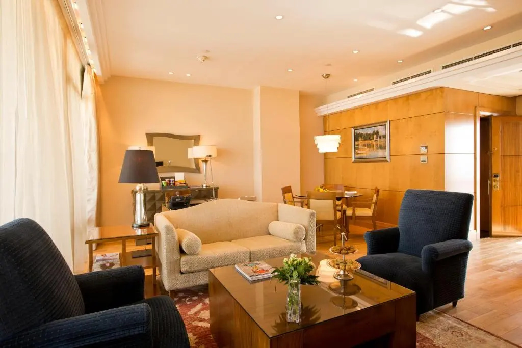 1 Bedroom Apartment with sea view