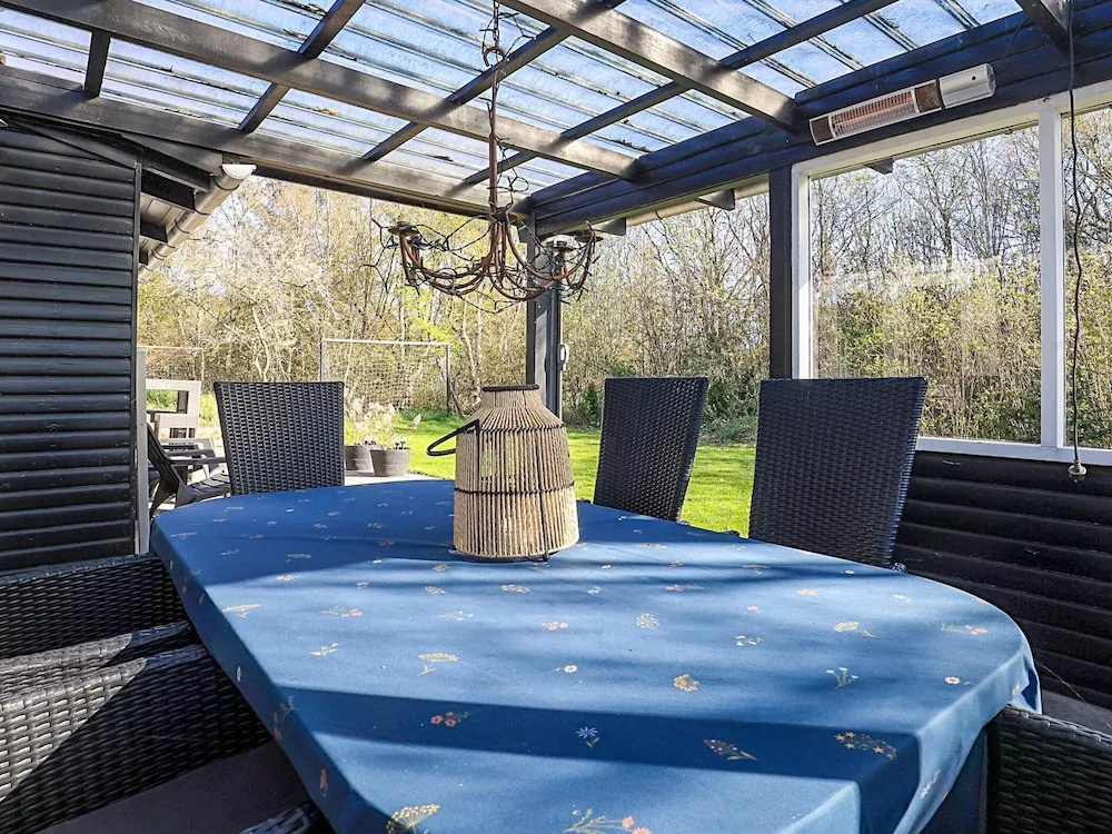 6 Person Holiday Home in Logstor