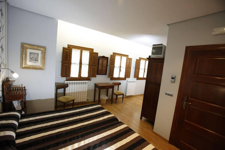 Hostal Rey Pedro I by null