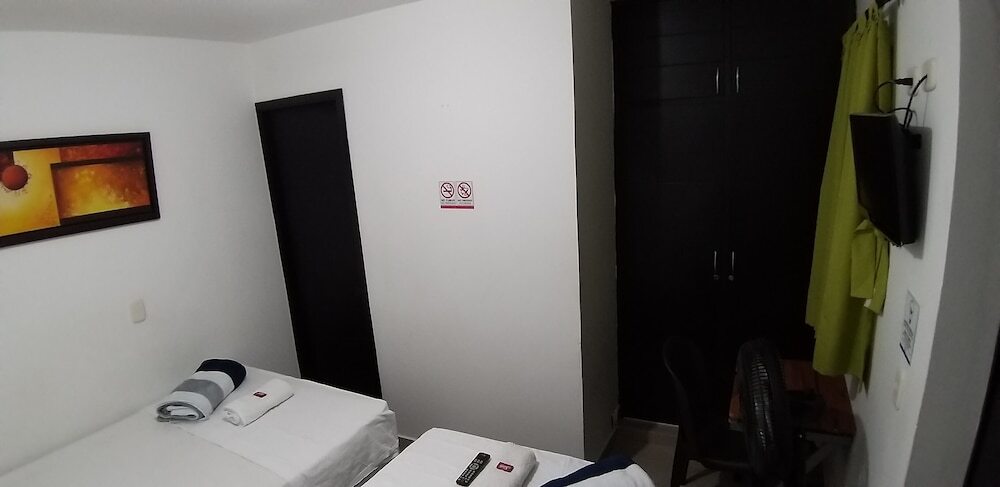 Двухместный номер Economy 2 отдельные кровати в Laureles Home