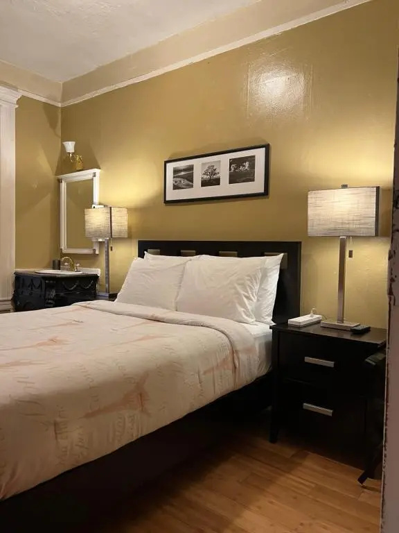 Basic Double room (full double bed)