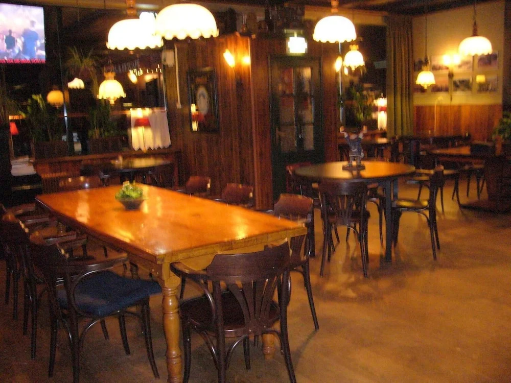 Food & Beverage