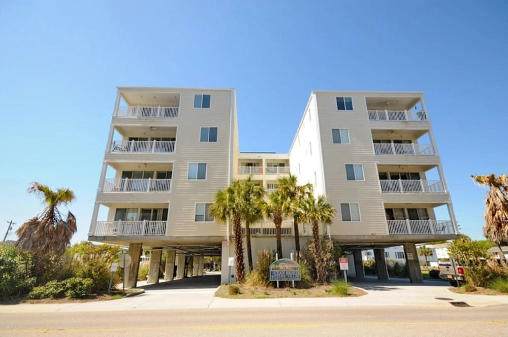 Ocean Breeze Luxury Villas by Elliott Beach Rentals