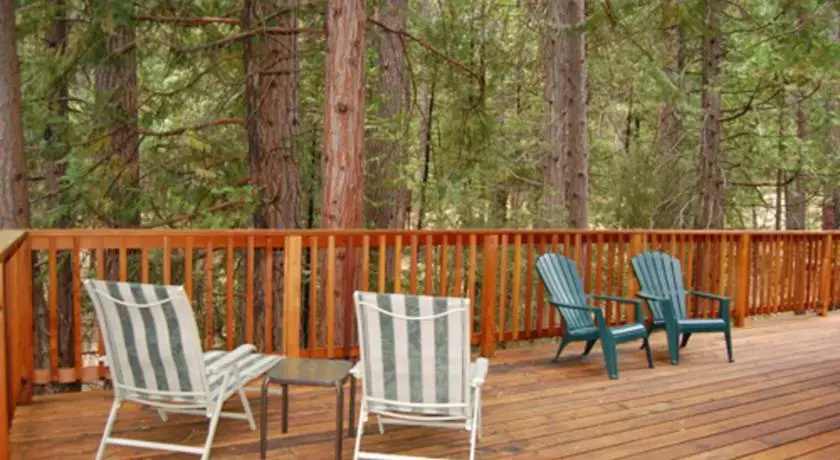 RedAwning Cabin #92 Weiss Hideaway