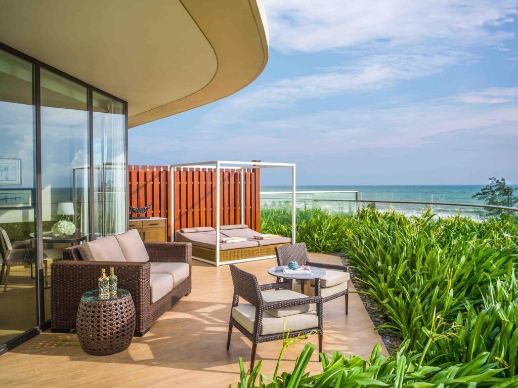 Intercontinental Phu Quoc Long Beach Resort