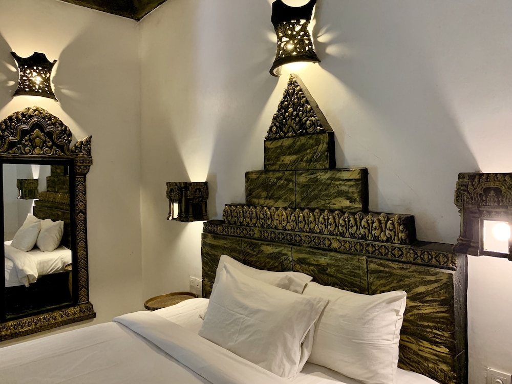 Standard Double room with balcony (full double bed)