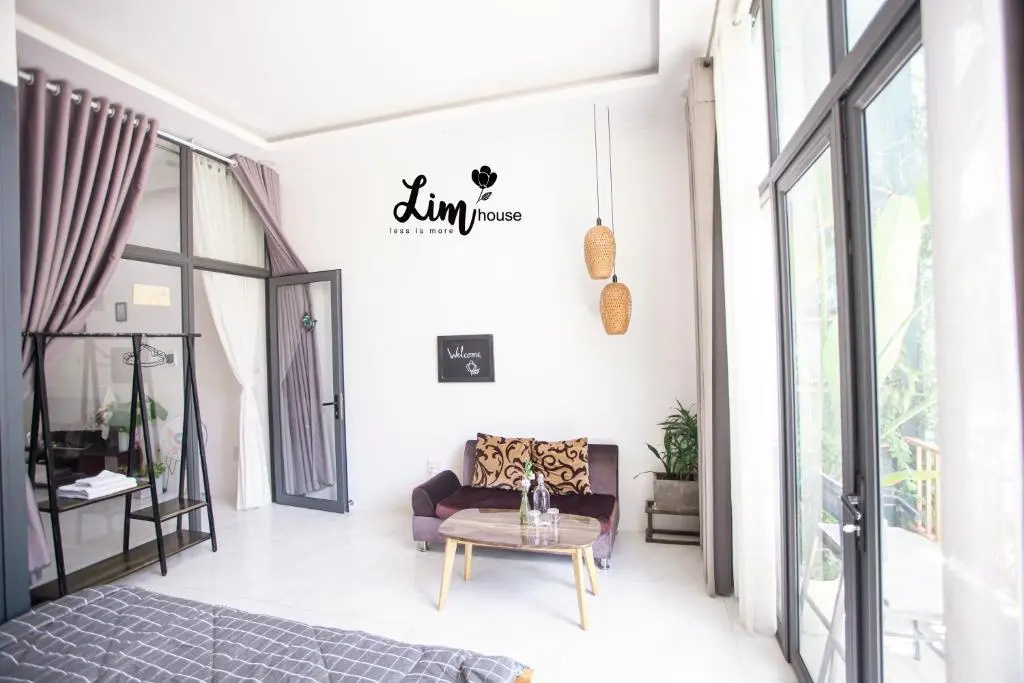 Standard Double room with balcony (full double bed)