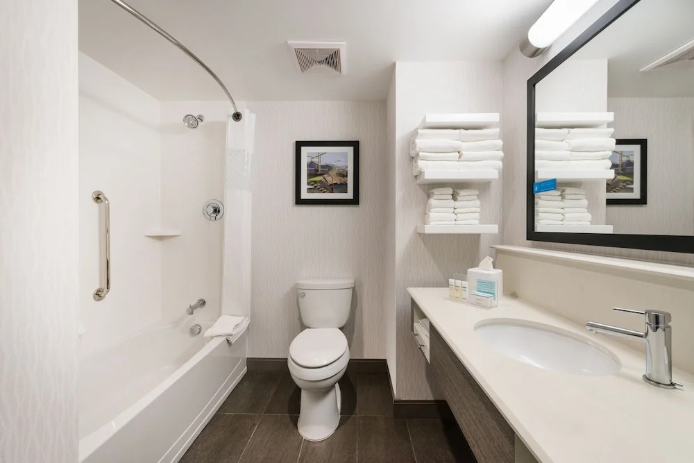 Holiday Inn Hotel & Suites Anaheim by IHG - Chambres