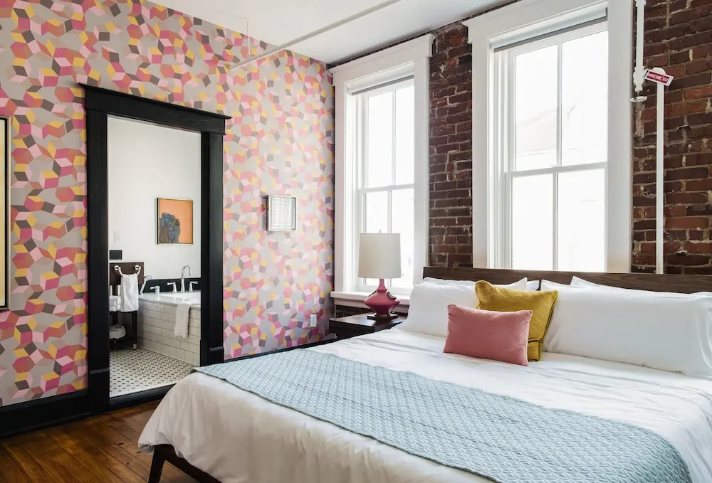 Double Suite with city view (full double bed)