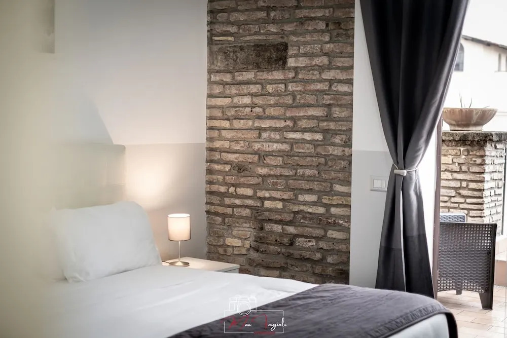 Одноместный номер Standard двуспальная кровать в Arch Rome Suites