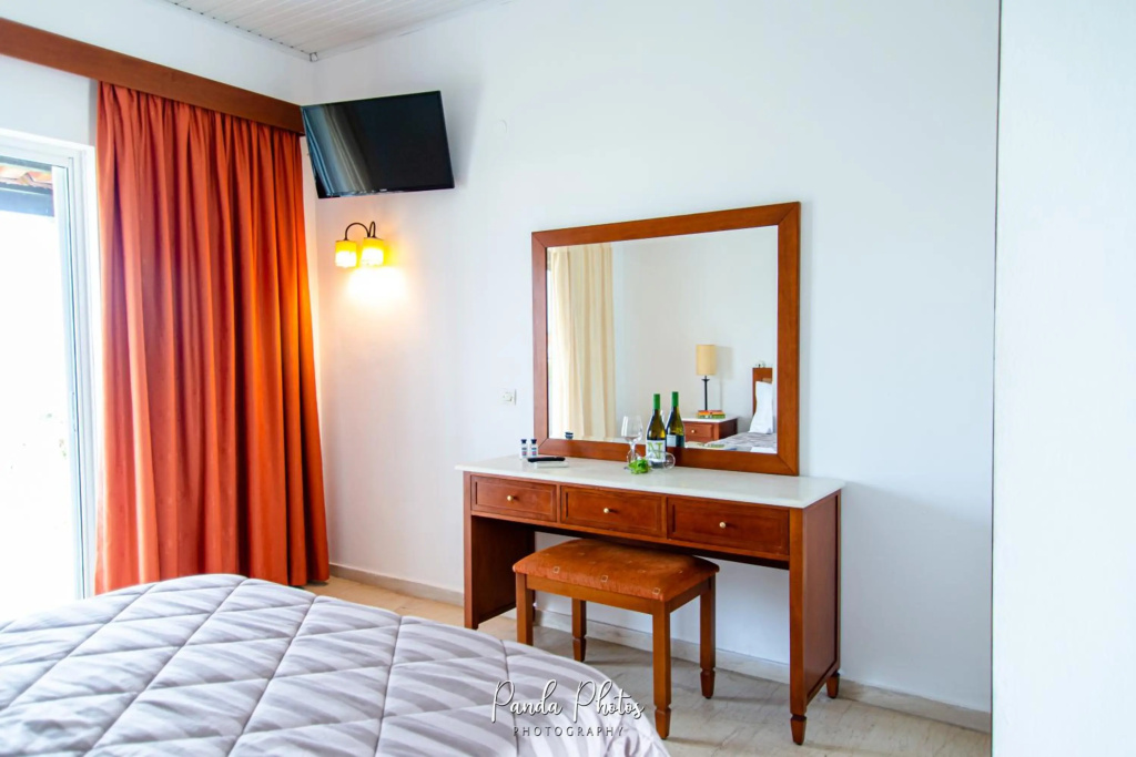 Zante Apts — 4