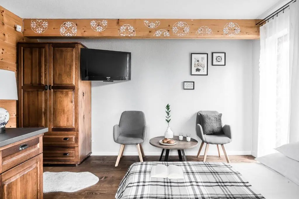 Standard Double room with balcony (full double bed)