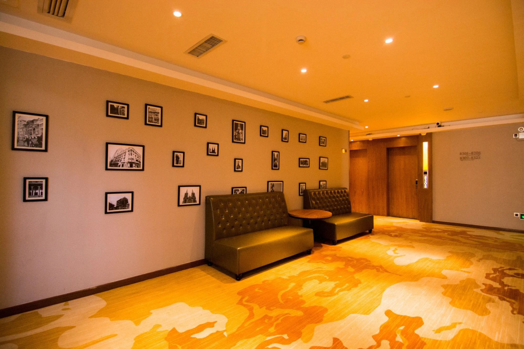 Lobby & Reception
