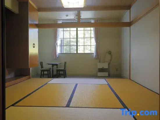 Standard room with mountain view