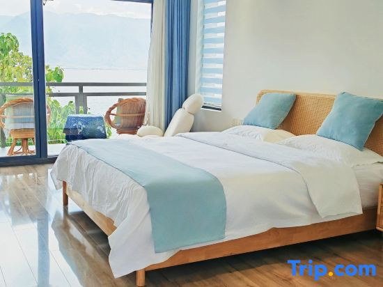 Standard Double room with partial sea view (full double bed)