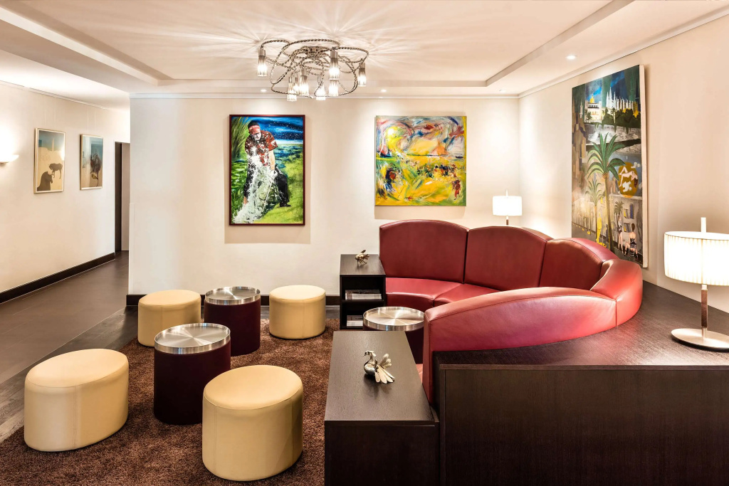 Lobby & Reception