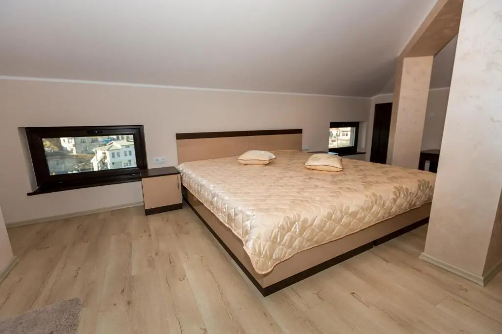 Economy room