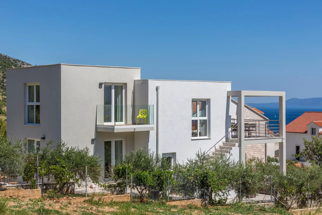 Villa Bol Brac save 15 percent on Split-villas com