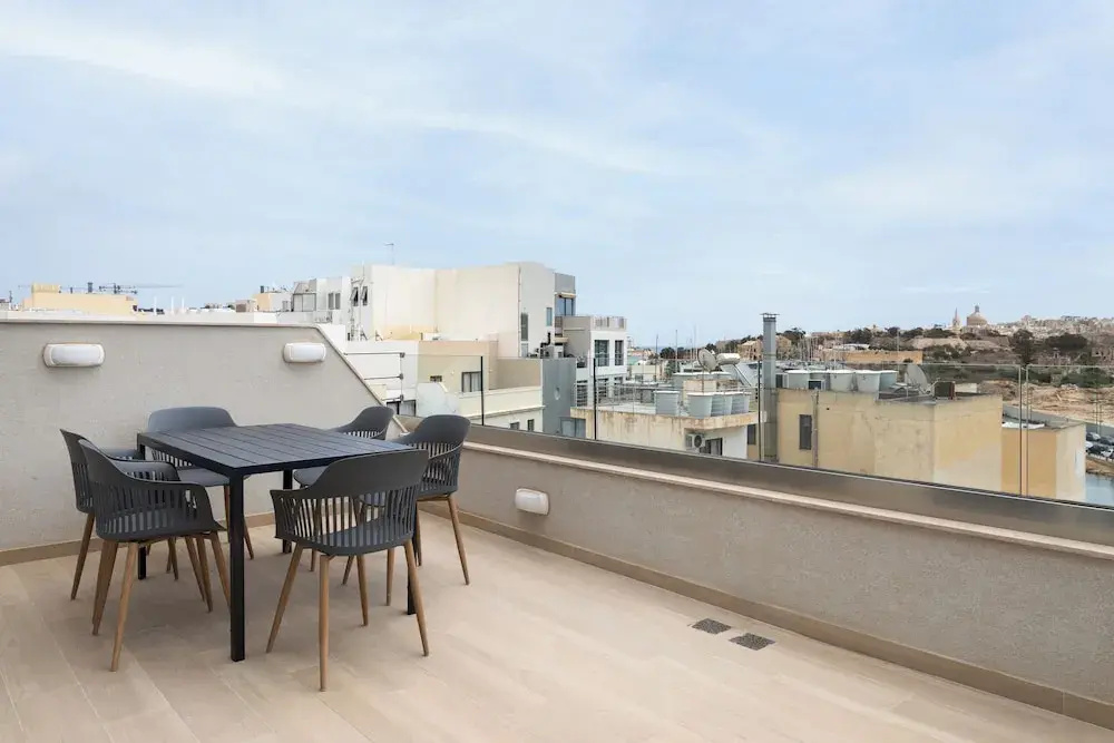 Big 2BD Duplex Penthouse & Large Terrace