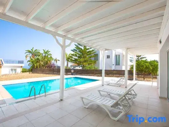 Bitter Orange Villa with Pool by HolidayKeys