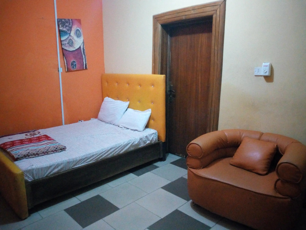 Economy room