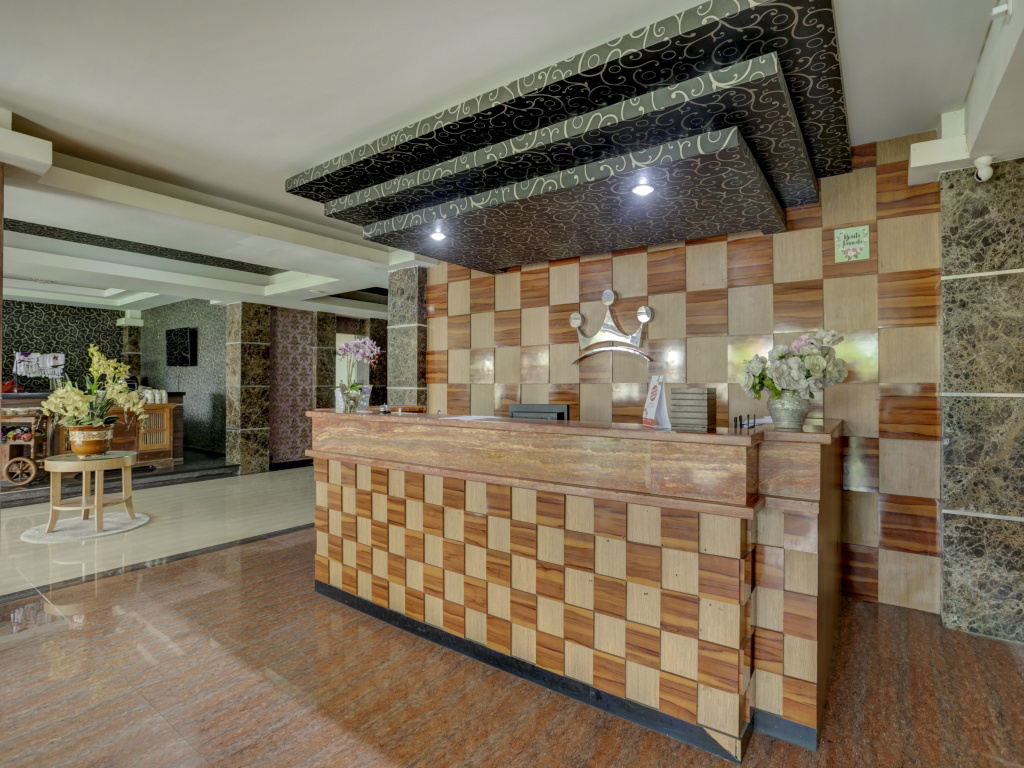 Lobby & Reception