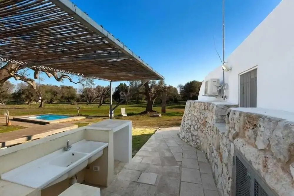 Trullo Mandorlo by Wonderful Italy