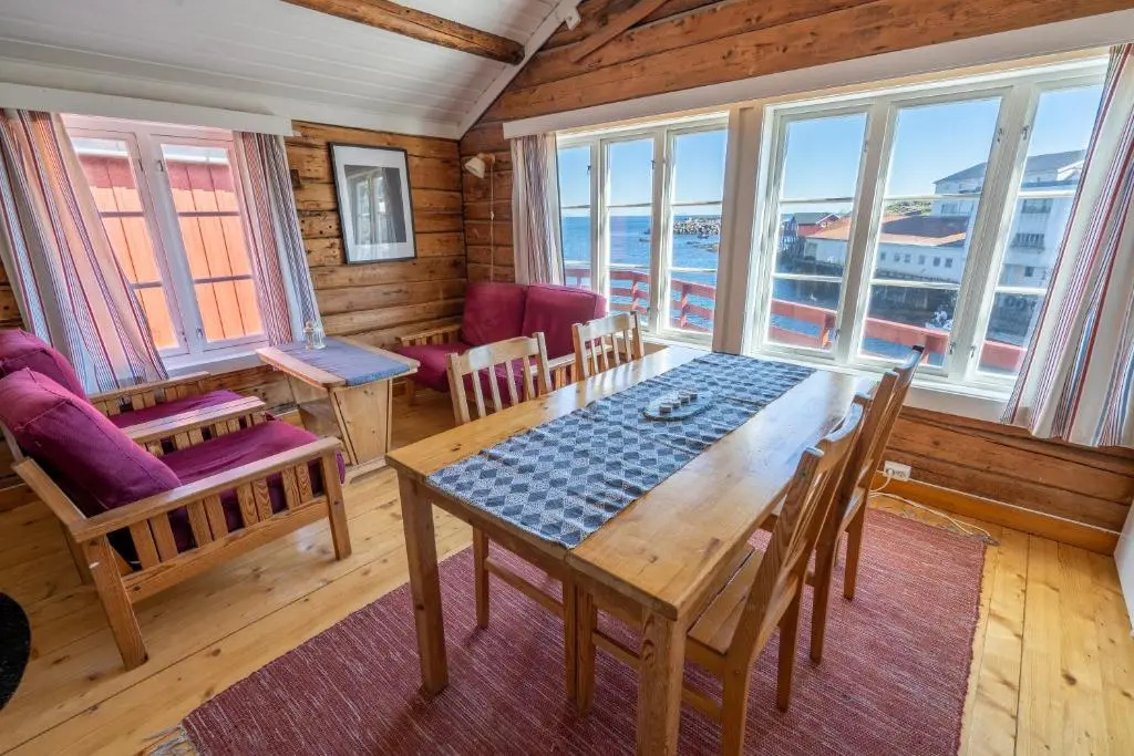 2 Bedrooms Cottage