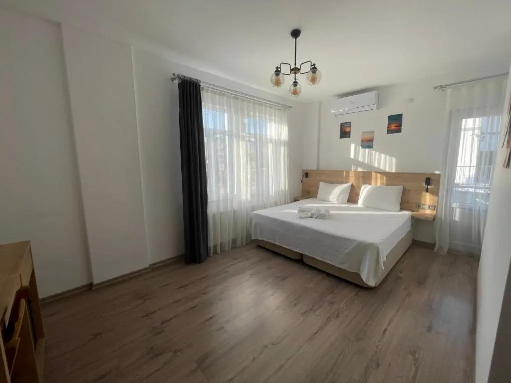 Standard Double room with balcony (full double bed)