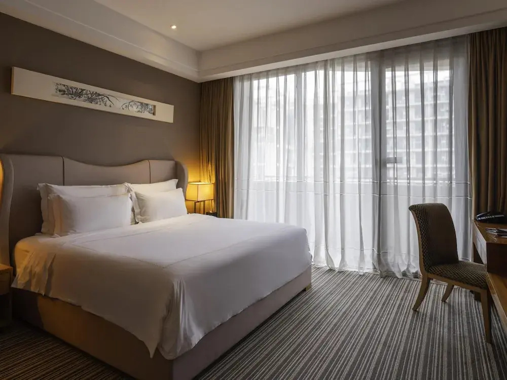 Executive Double Club room (full double bed)
