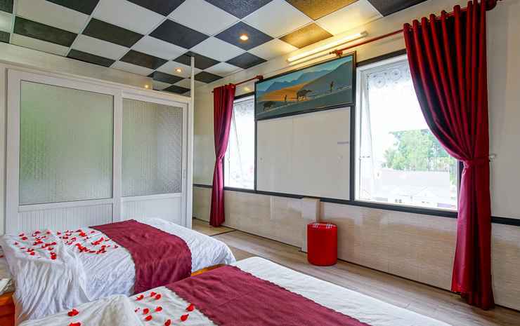 Sleep in Dalat Hostel by null