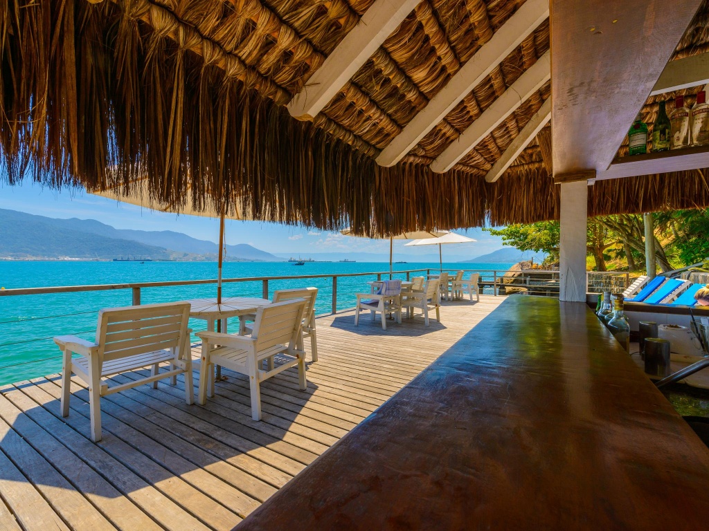Beach & Waterfront