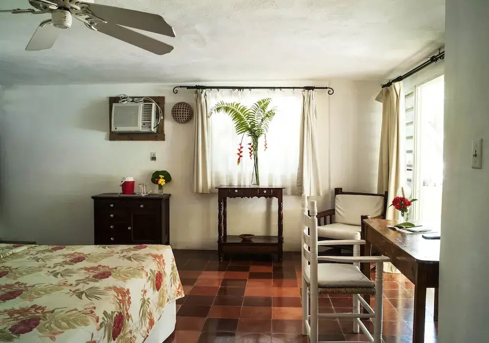 Classic Double room with balcony and with ocean view (full double bed)